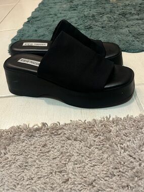 Steve Madden Black Platform Slinky Sandals